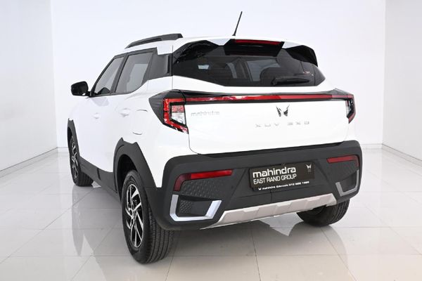 2026-Mahindra-XUV-3XO-12T-AX5 image:1