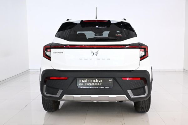2026-Mahindra-XUV-3XO-12T-AX5 image:2