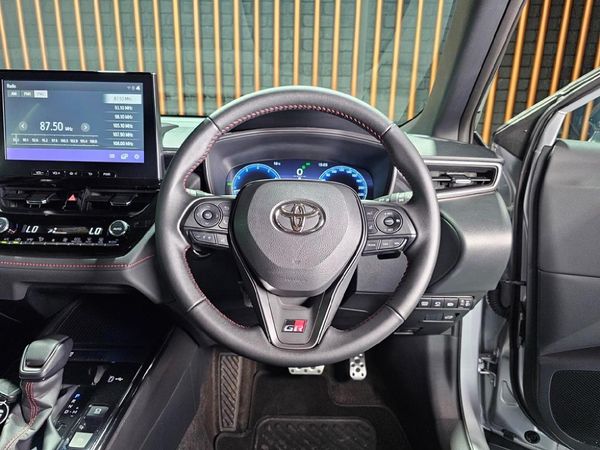2026-Toyota-Corolla-Cross-18-GR-S image:9