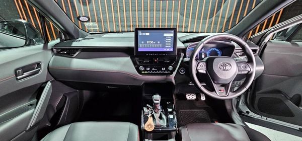 2026-Toyota-Corolla-Cross-18-GR-S image:22