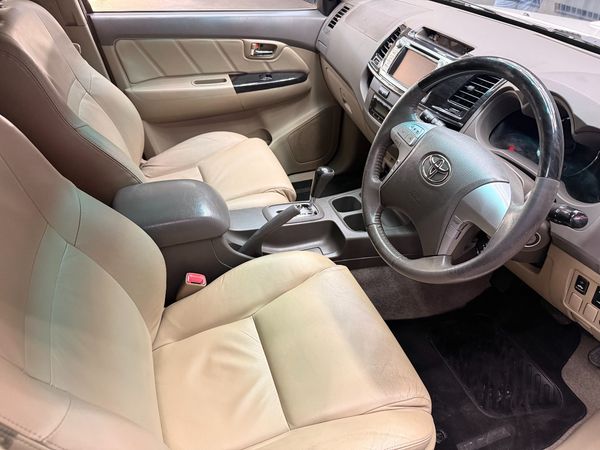 2013-Toyota-Fortuner-30-D-4D-Raised-Body-Auto image:9