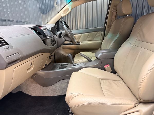 2013-Toyota-Fortuner-30-D-4D-Raised-Body-Auto image:7