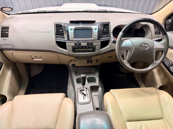 2013-Toyota-Fortuner-30-D-4D-Raised-Body-Auto image:8