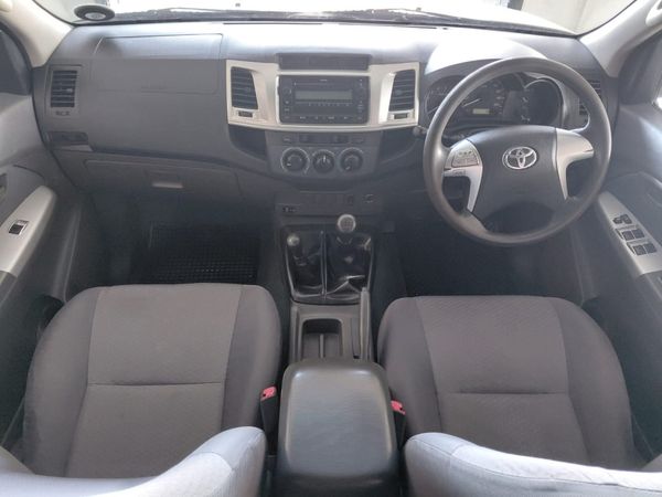 2012-Toyota-Hilux-25-D-4D-SRX-4x4-Double-Cab image:10