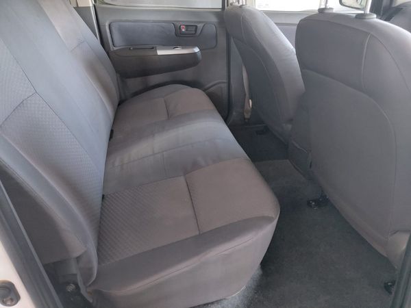 2012-Toyota-Hilux-25-D-4D-SRX-4x4-Double-Cab image:8