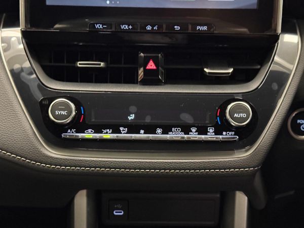 2026-Toyota-Corolla-Cross-18-XS-Hybrid image:13