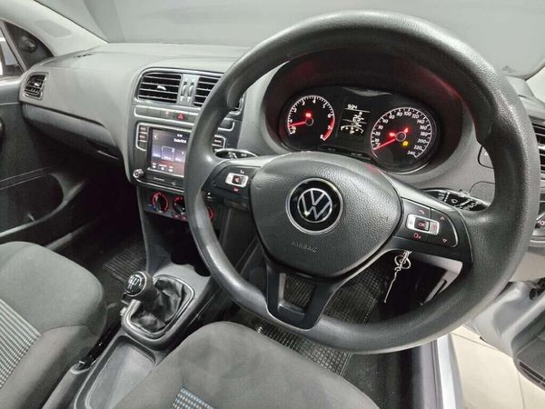 2021-Volkswagen-Polo-Vivo-14-Comfortline-5-dr image:16