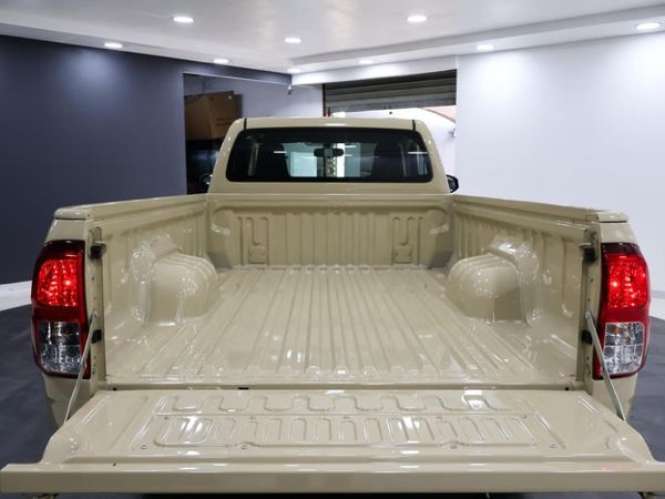 2026-Toyota-Hilux-20-VVTi-Single-Cab image:14