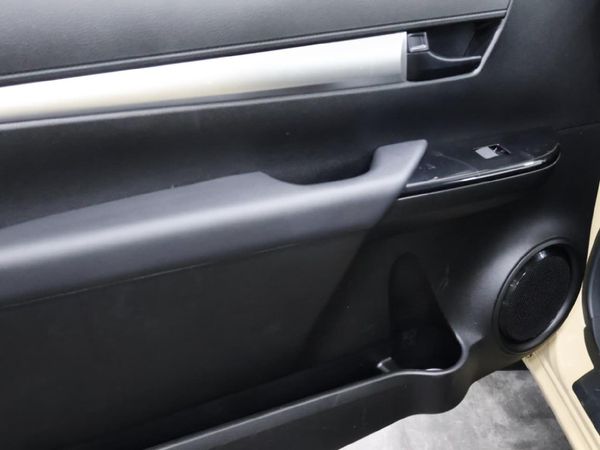 2026-Toyota-Hilux-20-VVTi-Single-Cab image:15