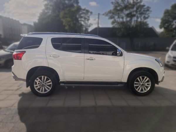 2019-Isuzu-Mu-x-30D-4x4-Auto image:7