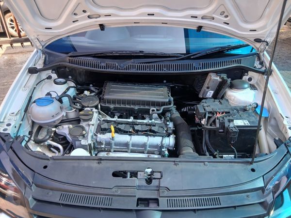 2014-Volkswagen-Polo-Vivo-16-5-dr image:13