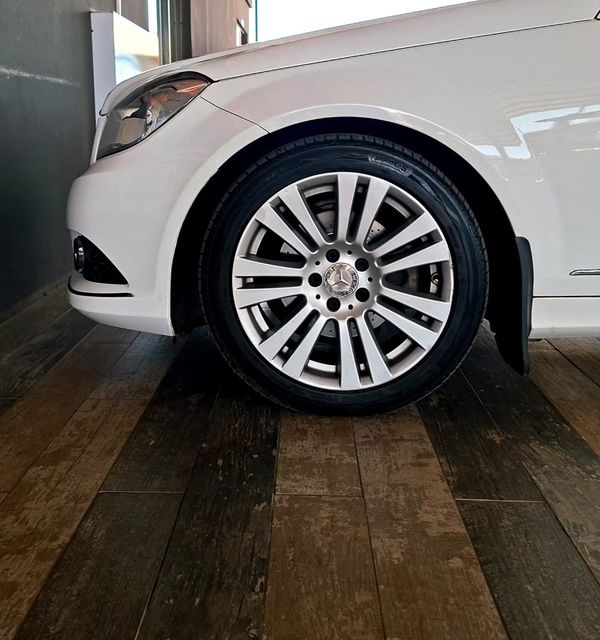 2012-Mercedes-Benz-C-Class-C-200-BE-Elegance-Auto image:7