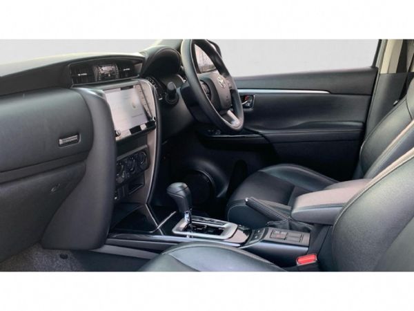 2023-Toyota-Fortuner-24-GD-6-RB-Auto image:12