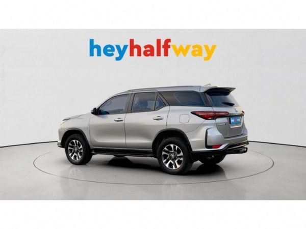 2023-Toyota-Fortuner-24-GD-6-RB-Auto image:5