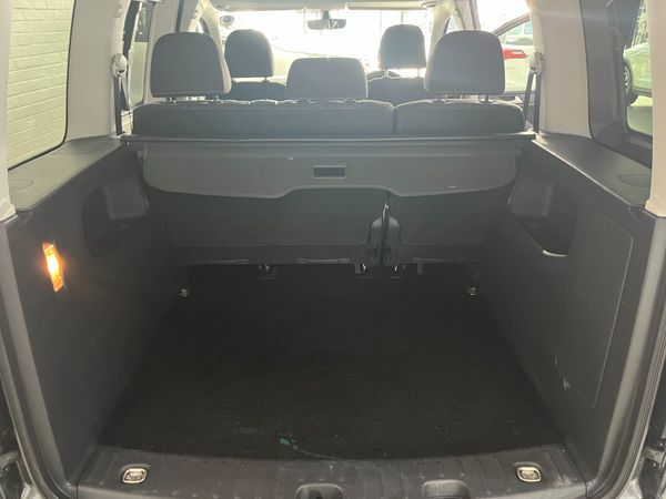 2018-Volkswagen-Caddy-Alltrack-20-TDI-Auto-103kW image:9