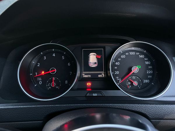 2014-Volkswagen-Golf-VII-GTI-20-TSI-Auto image:12