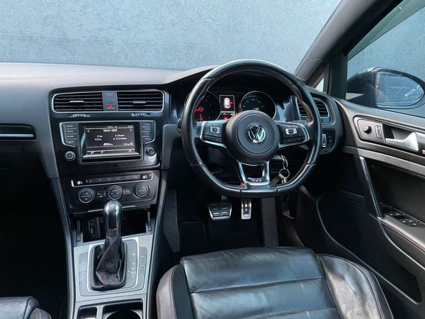 2014-Volkswagen-Golf-VII-GTI-20-TSI-Auto image:14