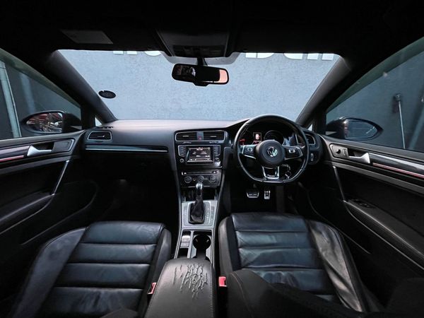 2014-Volkswagen-Golf-VII-GTI-20-TSI-Auto image:19