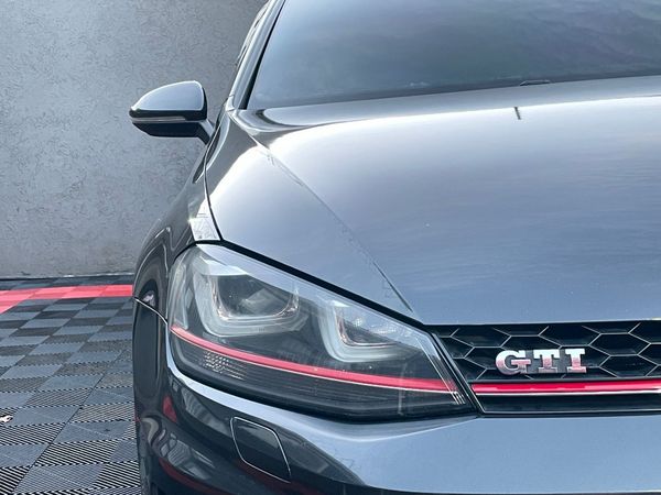 2014-Volkswagen-Golf-VII-GTI-20-TSI-Auto image:7
