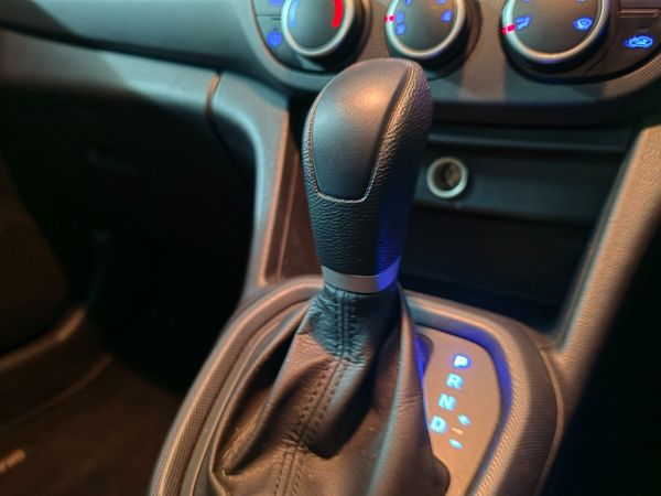 2015-Hyundai-Grand-i10-2015-Hyundai-Grand-i10-125-Fluid-Auto image:11