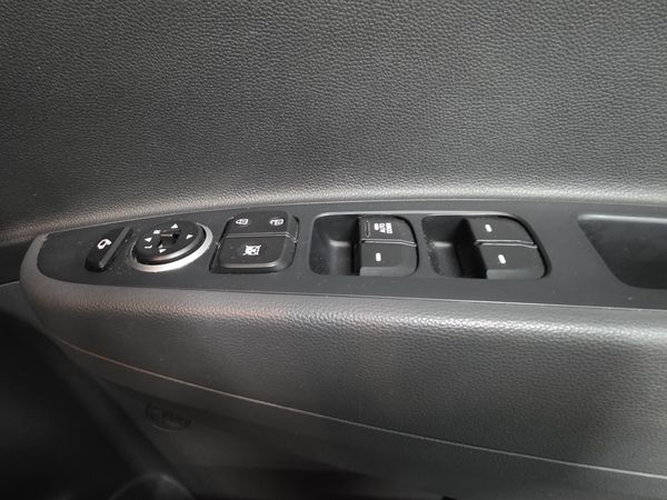 2015-Hyundai-Grand-i10-2015-Hyundai-Grand-i10-125-Fluid-Auto image:14