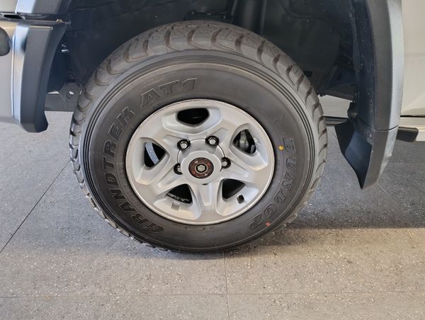 2018-Toyota-Land-Cruiser-79-42-D-Single-Cab image:10