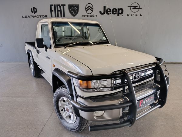 2018-Toyota-Land-Cruiser-79-42-D-Single-Cab image:7