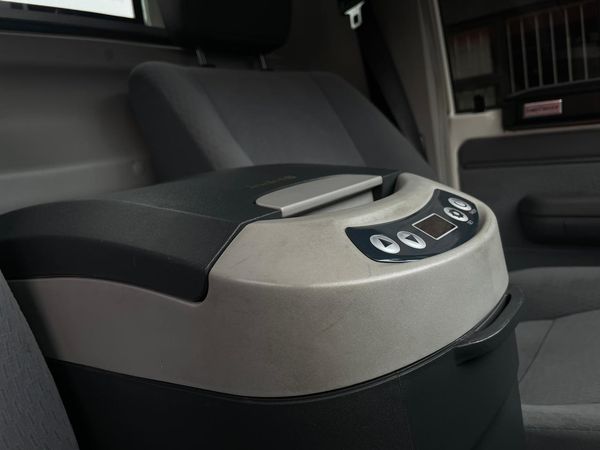 2025-Toyota-Land-Cruiser-79-45-4D-LX-V-Single-Cab image:9