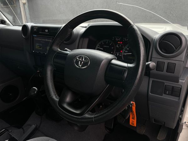 2025-Toyota-Land-Cruiser-79-45-4D-LX-V-Single-Cab image:18
