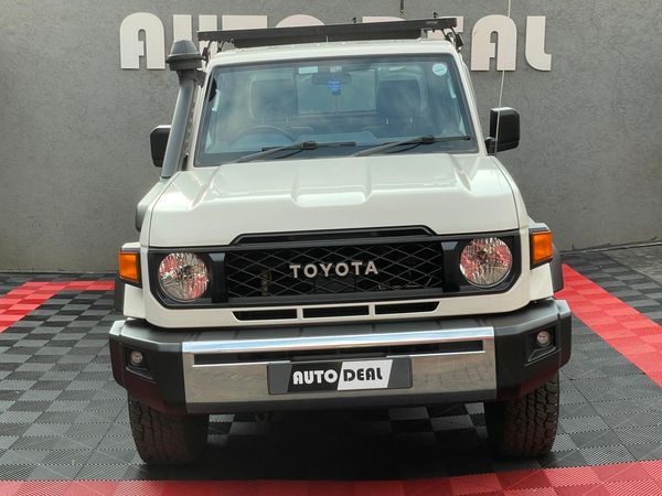 2025-Toyota-Land-Cruiser-79-45-4D-LX-V-Single-Cab image:1