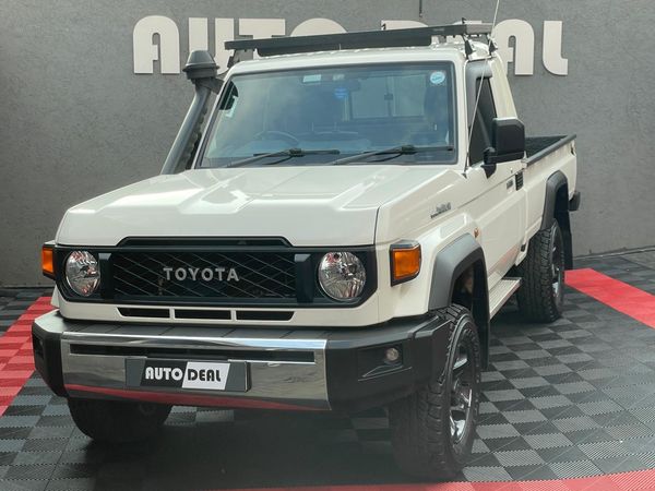 2025-Toyota-Land-Cruiser-79-45-4D-LX-V-Single-Cab image:2