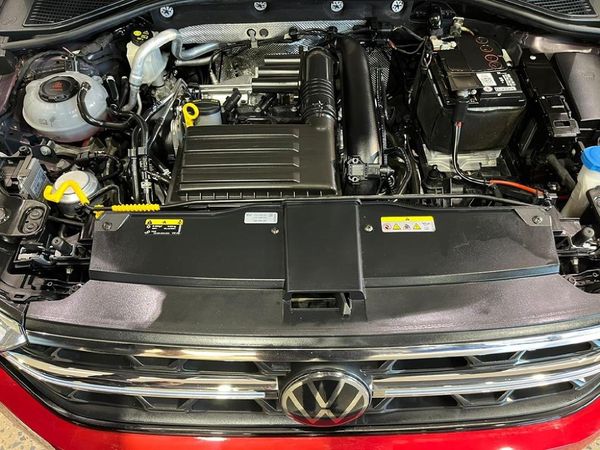 2023-Volkswagen-T-Roc-14-TSI-Design-Auto image:8
