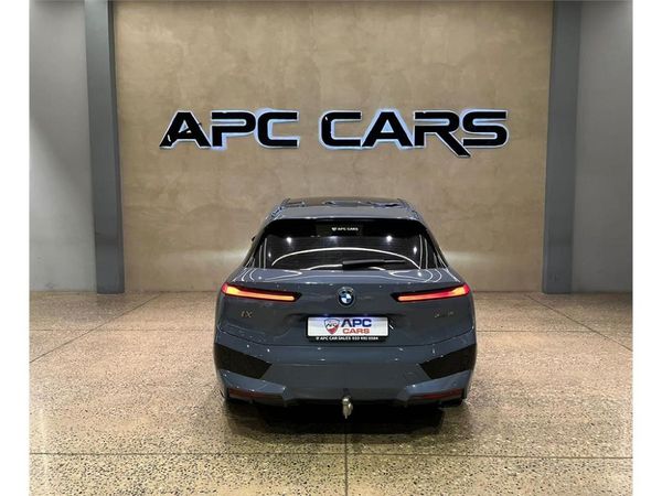 2023-BMW-iX-xDrive50 image:4
