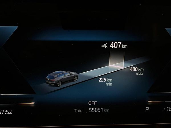 2023-BMW-iX-xDrive50 image:7