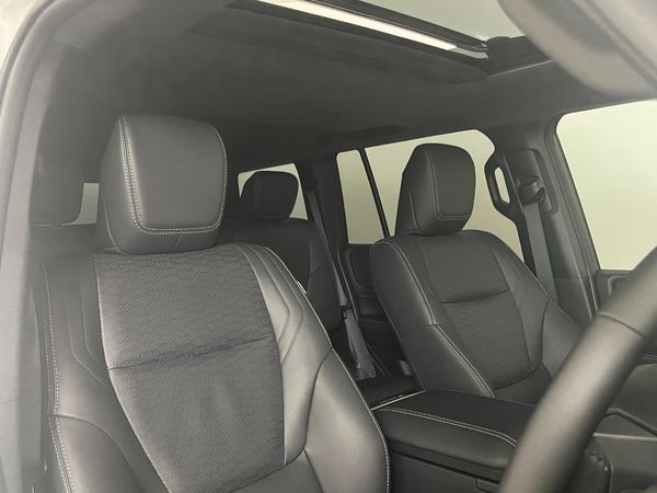 2026-Toyota-Land-Cruiser-Prado-28-GD-VX-L-Auto image:9