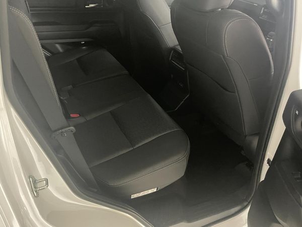 2026-Toyota-Land-Cruiser-Prado-28-GD-VX-L-Auto image:10