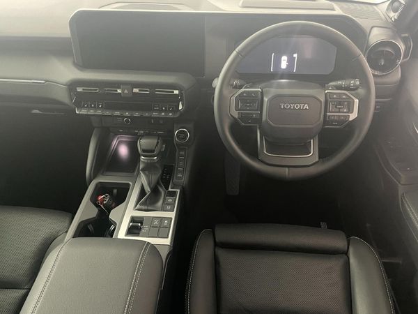 2026-Toyota-Land-Cruiser-Prado-28-GD-VX-L-Auto image:6