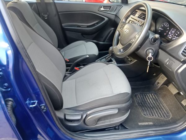 2015-Hyundai-i20-14-Fluid-Auto image:9
