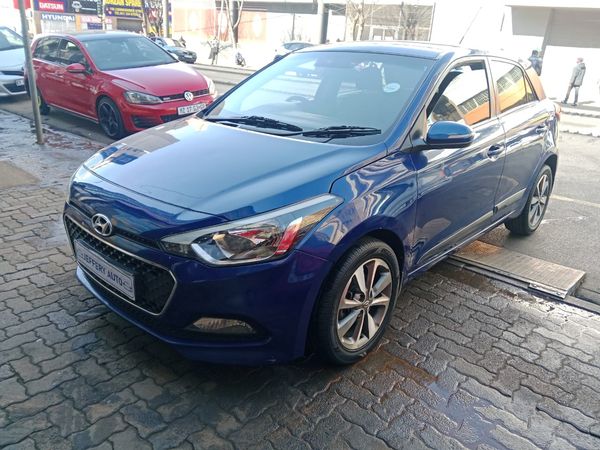 2015-Hyundai-i20-14-Fluid-Auto image:1