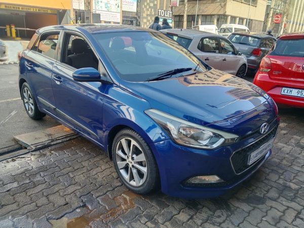 2015-Hyundai-i20-14-Fluid-Auto image:2