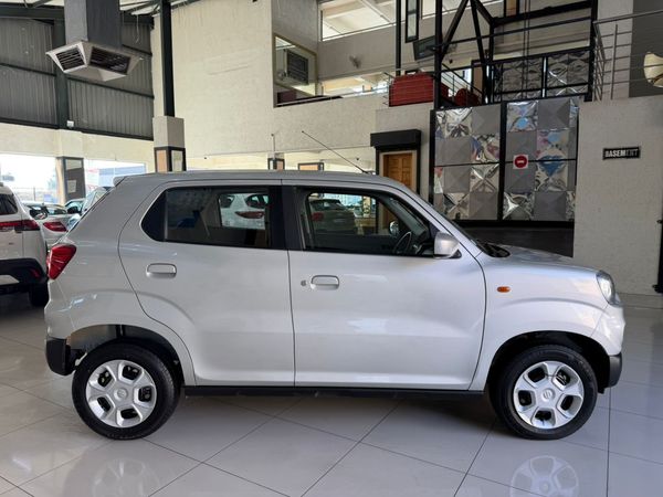 2024-Suzuki-S-Presso-10-GL image:3