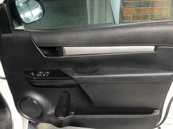 2019-Toyota-Hilux-24-GD-6-Raised-Body-SRX-Single-Cab image:6