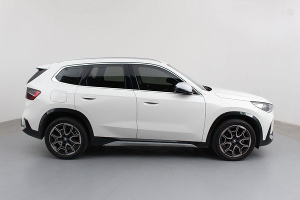 2022-BMW-X1-sDrive18d-xLine image:9