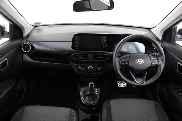 2025-Hyundai-Exter-12-Executive-Auto image:1