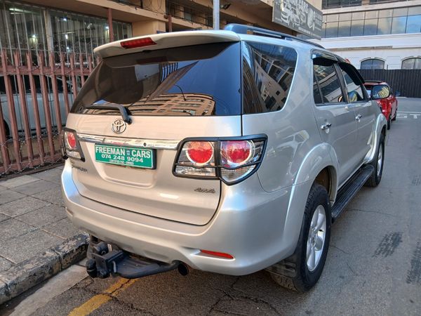 2010-Toyota-Fortuner-30-D-4D-Raised-Body-4x4 image:4