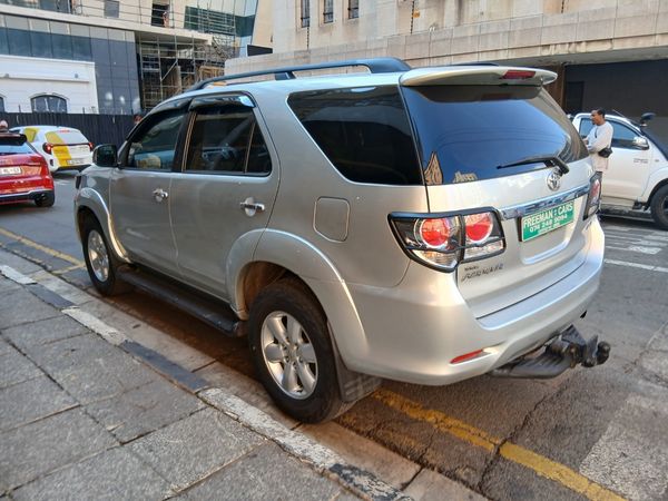 2010-Toyota-Fortuner-30-D-4D-Raised-Body-4x4 image:5