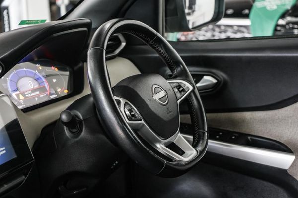 2023-Nissan-Magnite-10T-Acenta-Auto image:9