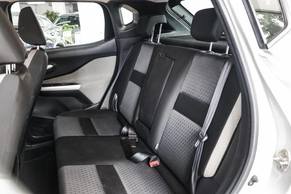 2023-Nissan-Magnite-10T-Acenta-Auto image:13