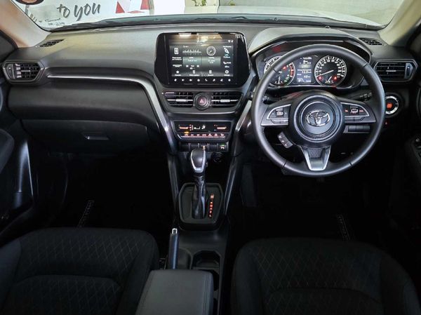 2026-Toyota-Urban-Cruiser-15-XR-Auto image:3
