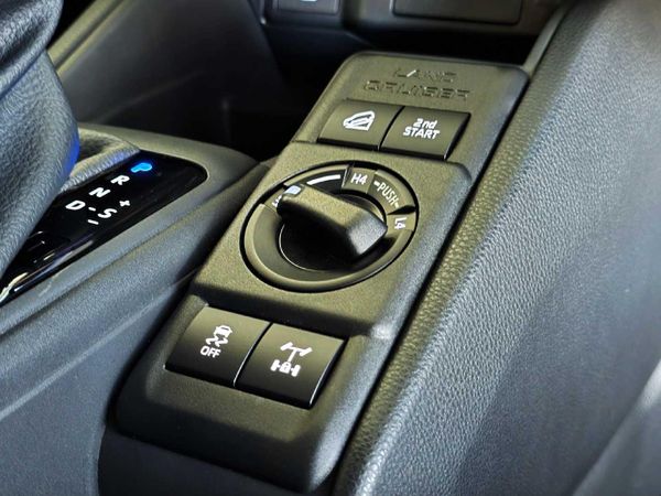 2026-Toyota-Land-Cruiser-FJ-27-GX-Auto image:8